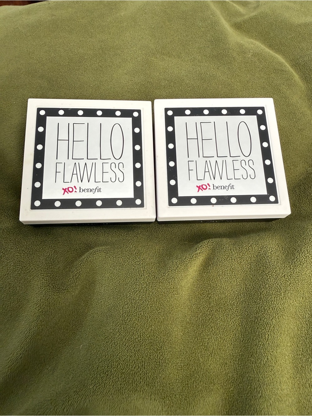 Benefit Hello Flawless Powder Compacts - champagne, ivory
